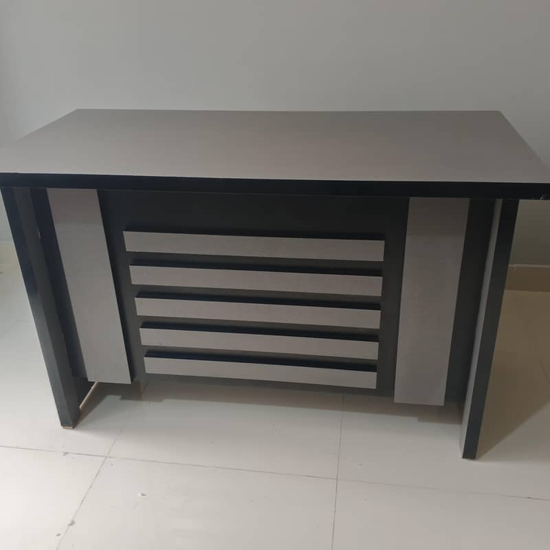 Medium Size Office Table 0