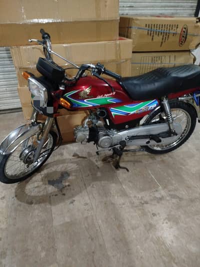 honda CD70 2018 1st owne complete papers non accidental no dealers plz