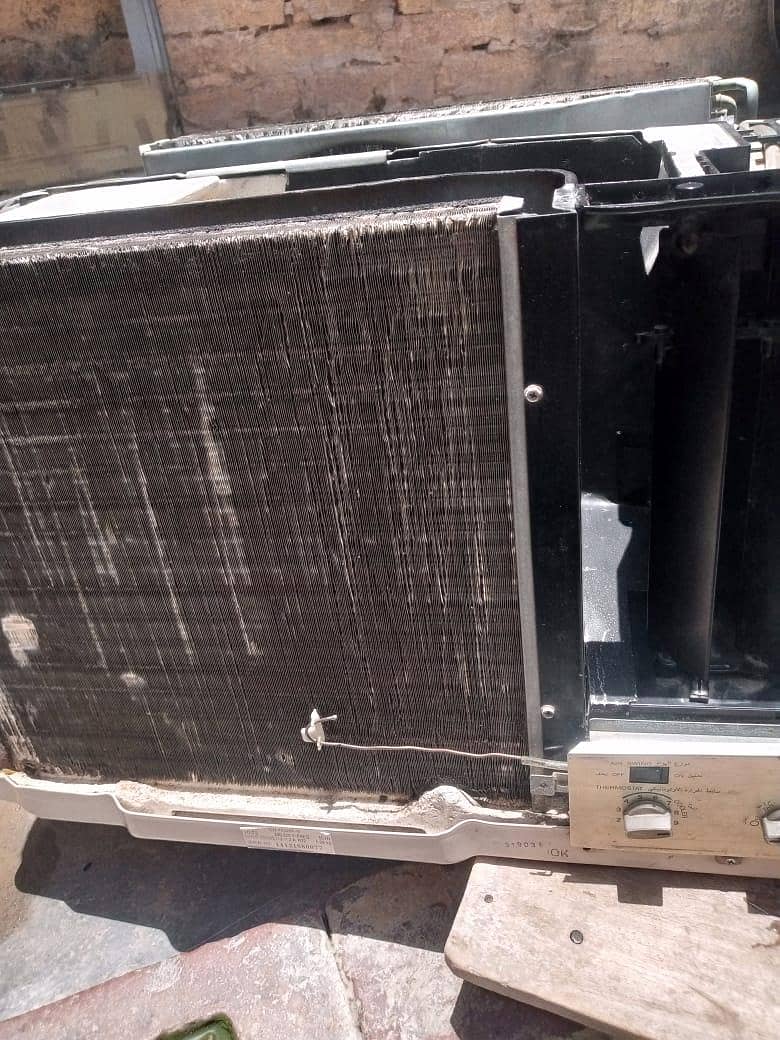 window AC 0