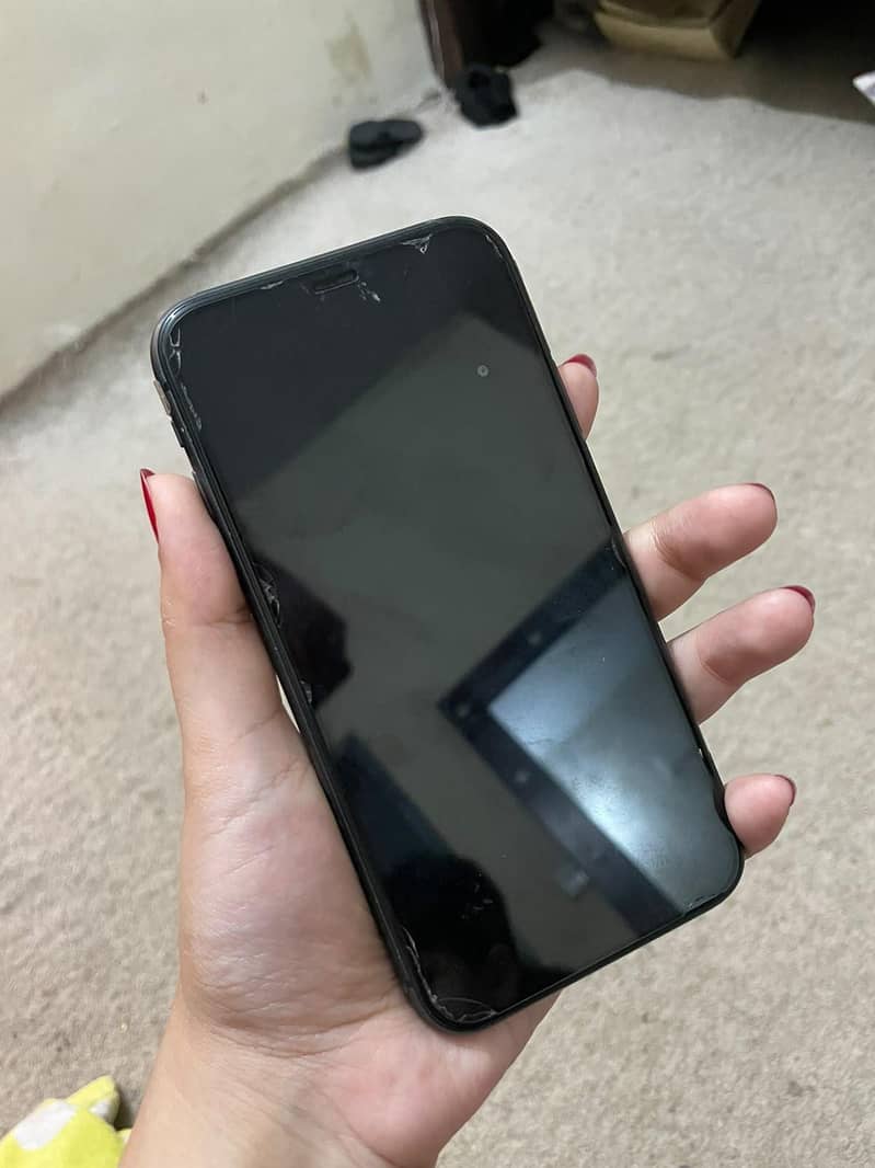 Apple iPhone 11 4