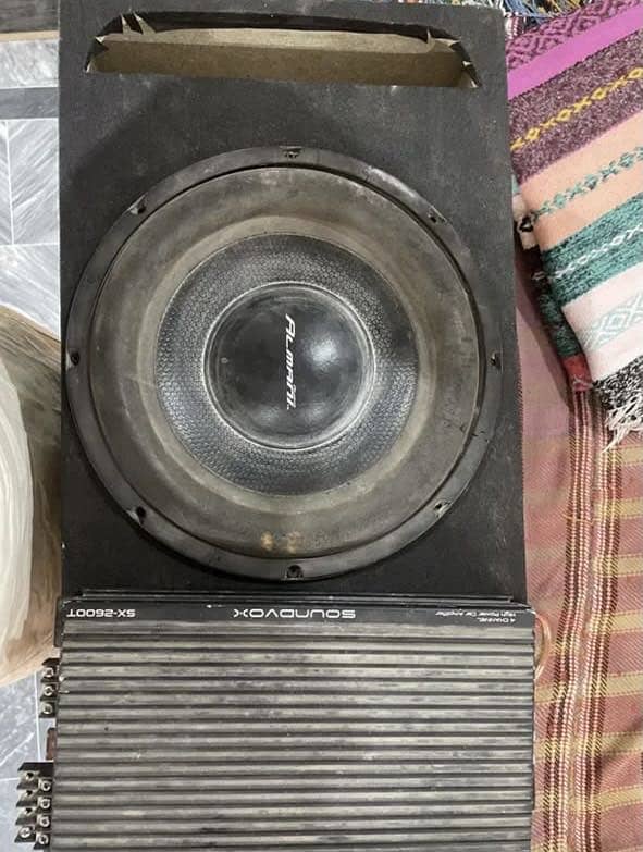 Woofer + amplifiers 0