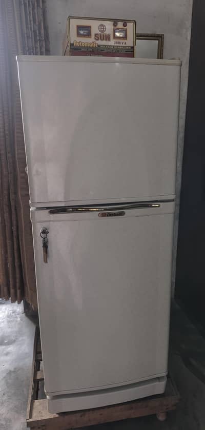 Dawlance medium Fridge 9/10