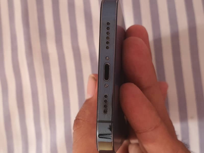 Apple iPhone 12 Pro Max 4