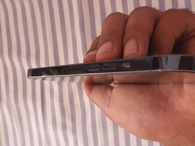 Apple iPhone 12 Pro Max 6