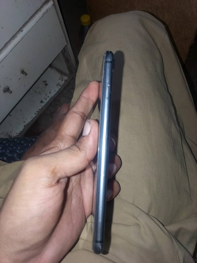 Apple iPhone 8 Plus 3
