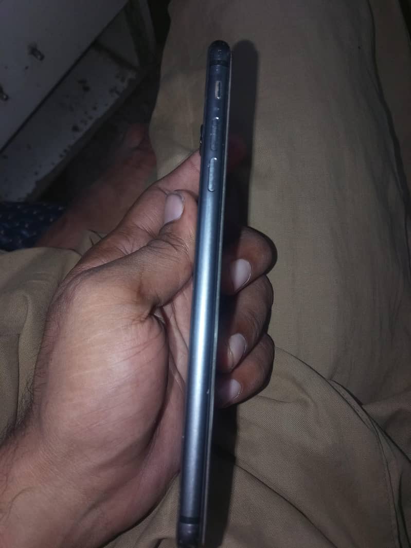 Apple iPhone 8 Plus 6