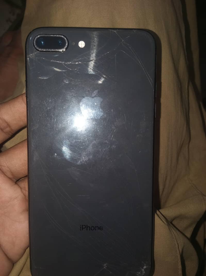 Apple iPhone 8 Plus 9