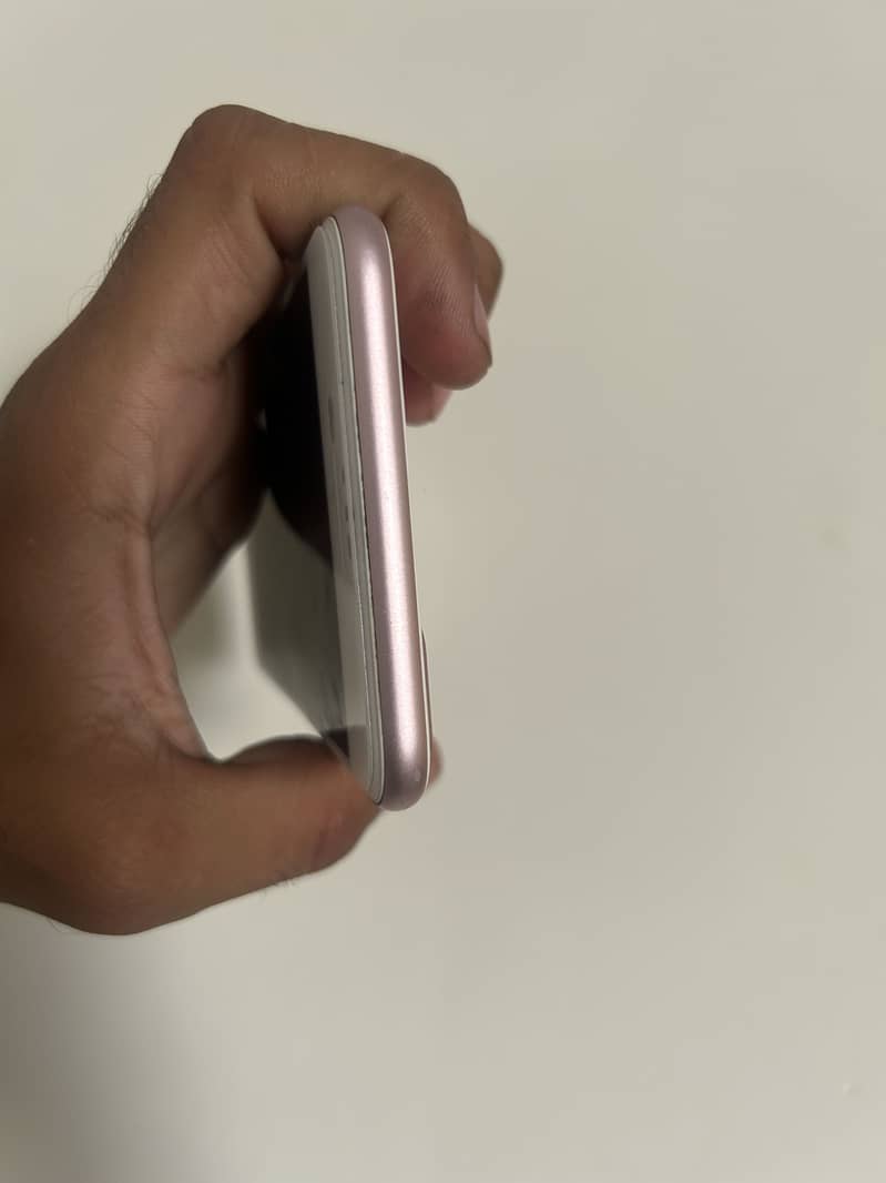 Apple iPhone 7 Plus 5