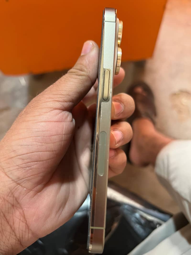 14 pro 3