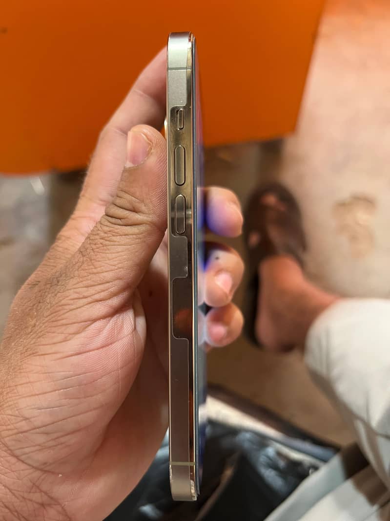 14 pro 4