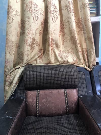 Brown colour 2+3  nice condition