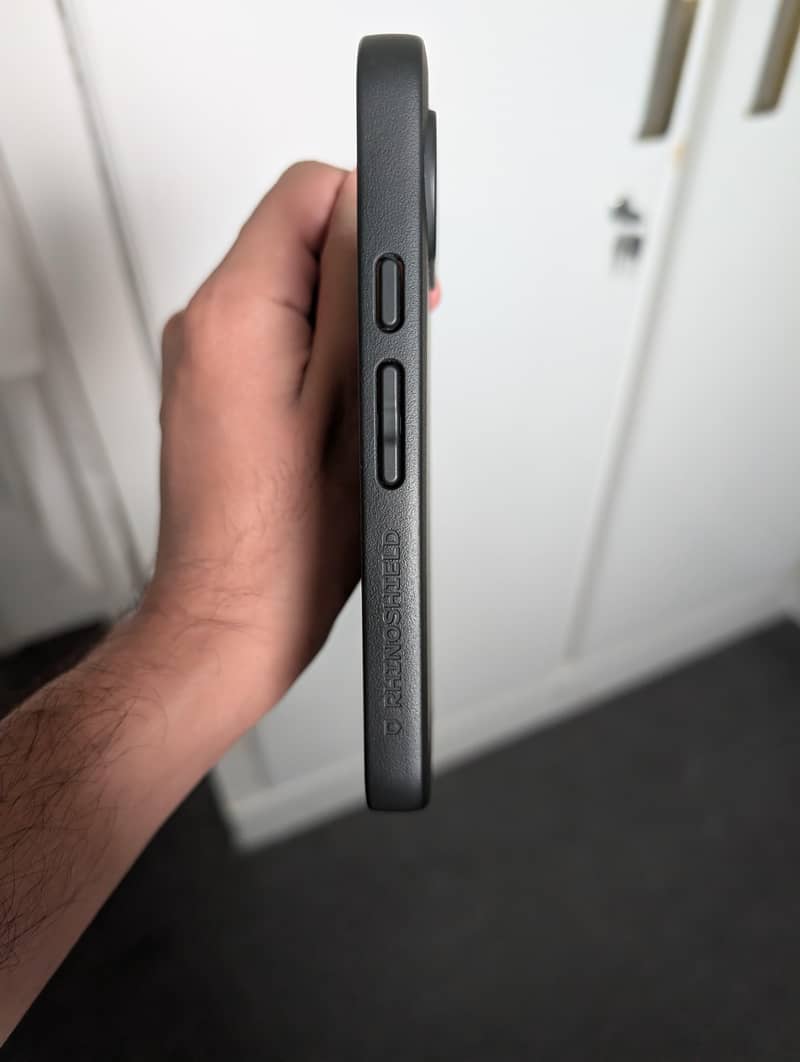 Google Pixel 9/9Pro RHINOSHIELD 4