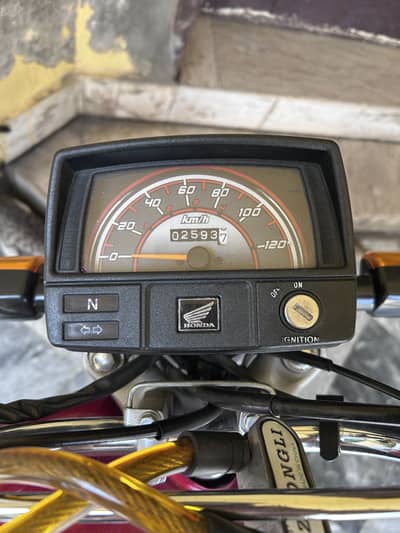 Immaculate 2023 Honda Cd70 with 2600km on metre