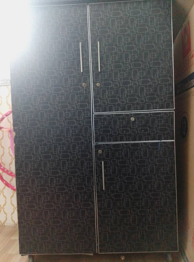 wardrobe 0