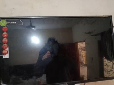 32 inch noble lcd 10/9 condition