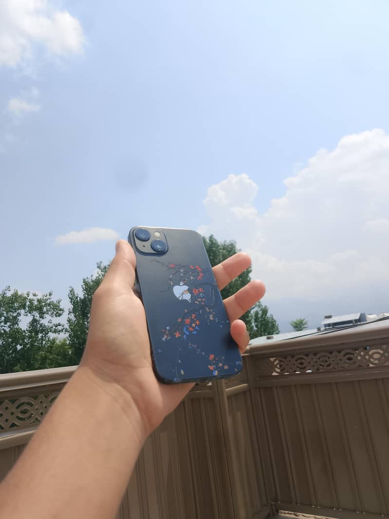 Apple iPhone 13 (jv) 1