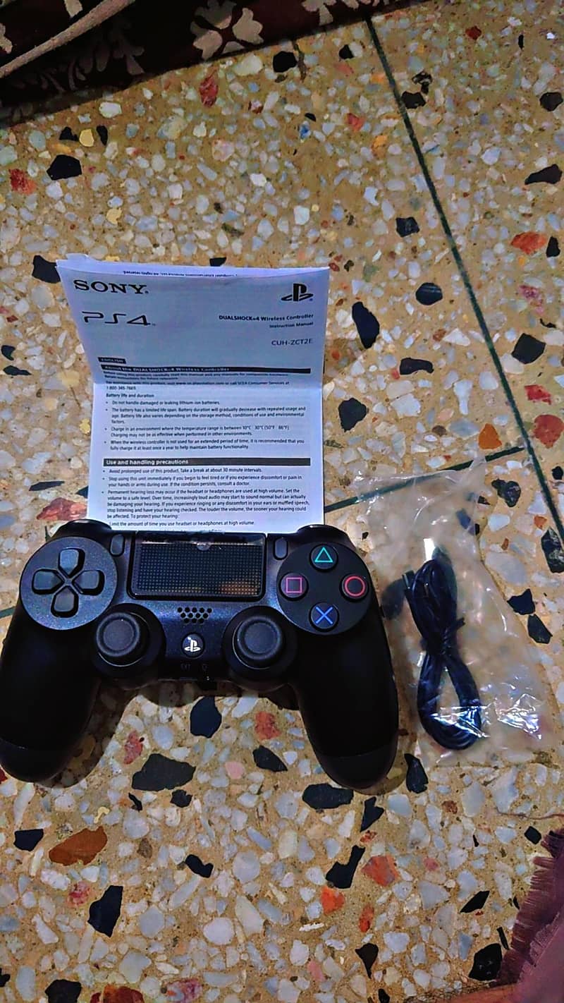Playstation 4 Controller Box Packed With Charging Cable 2