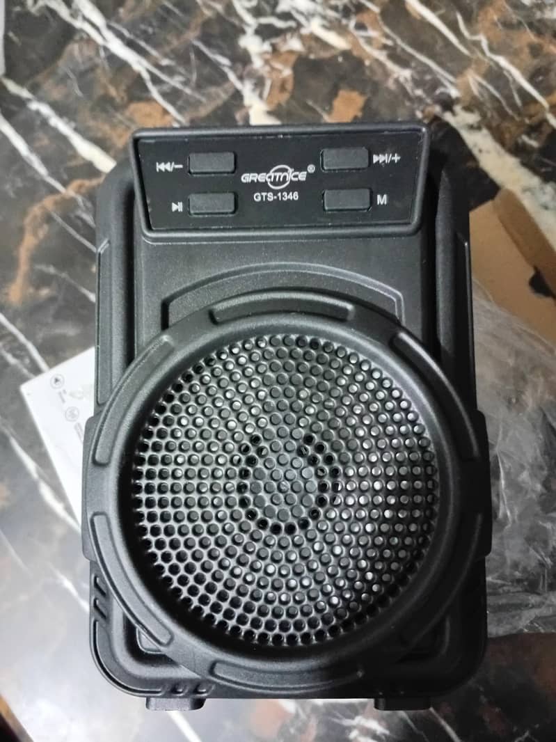 3 inch Bluetooth speaker . 1