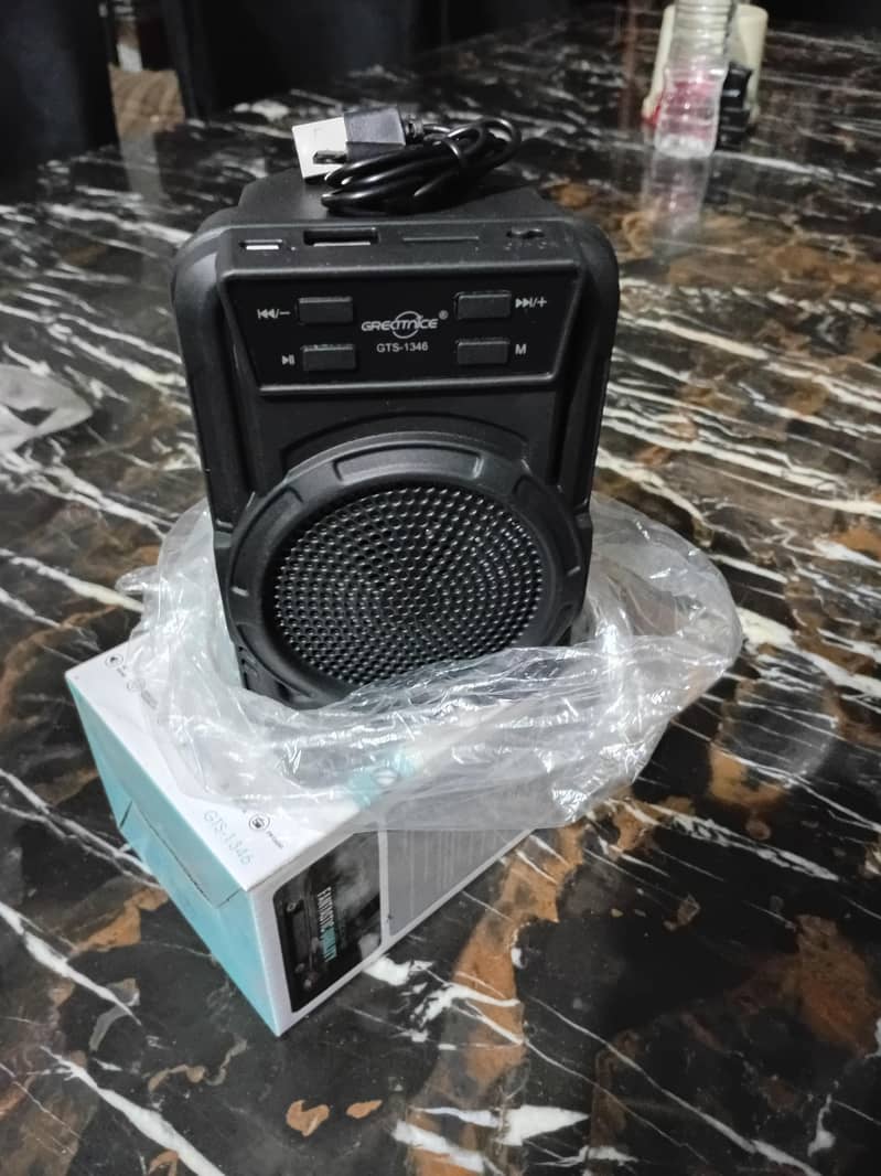 3 inch Bluetooth speaker . 2
