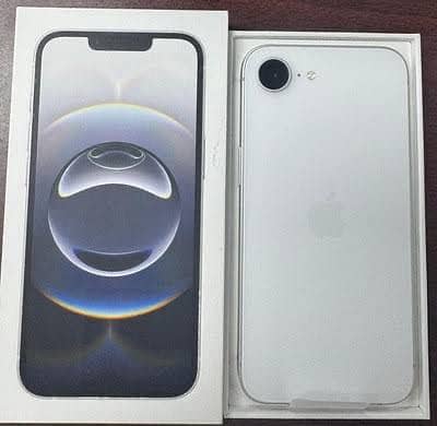Apple iPhone 16e 2