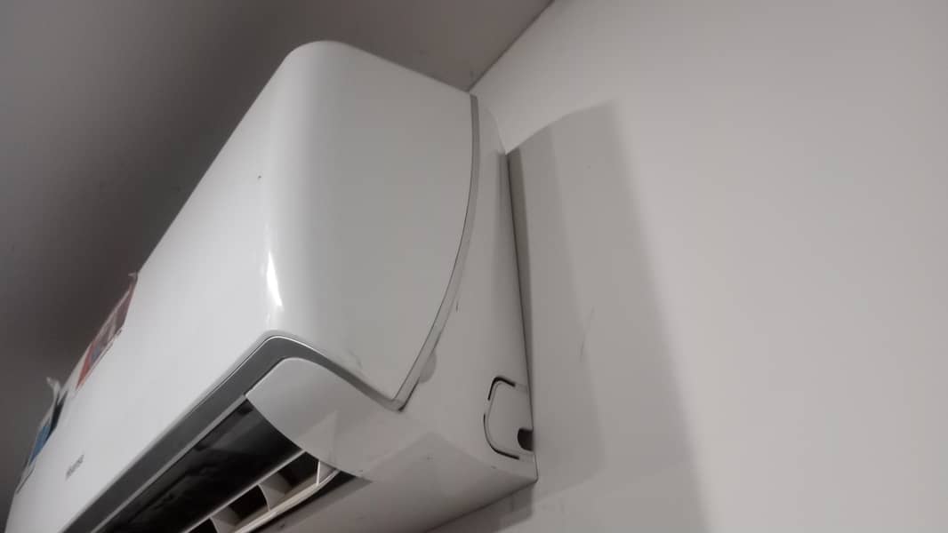 Hisense E60 3