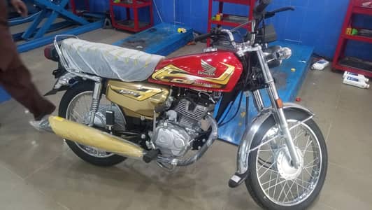 Honda 125 Red Gold 2026