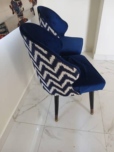 set of 2 bedroom /living room smart looking chairs