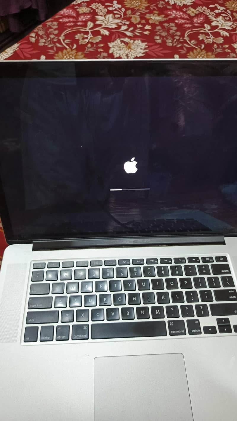 MacBook Pro 1
