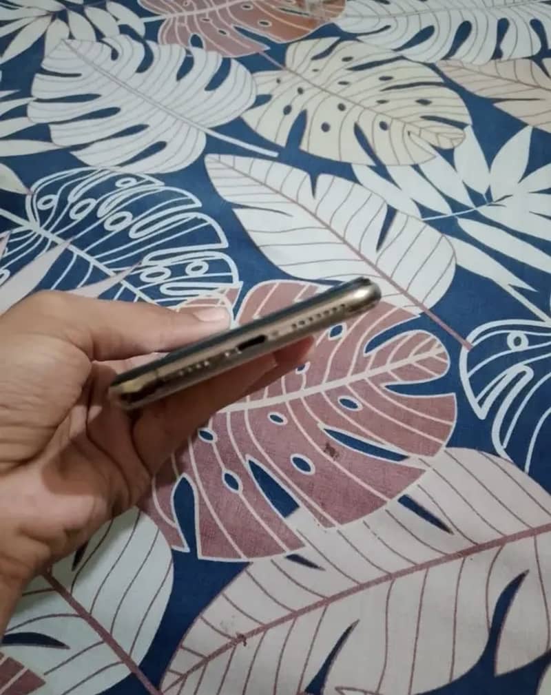 Apple iPhone 11 Pro Max 3