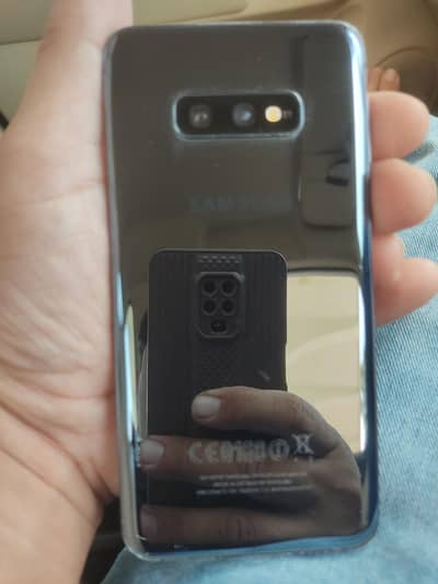 Samsung s10e