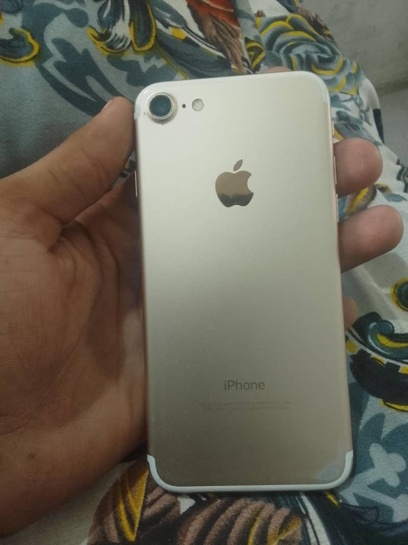 Apple iPhone 7 1