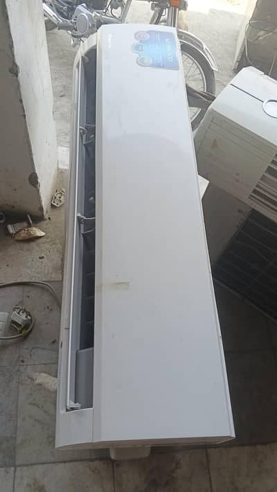 kenwoo SADA ac 1.5 ton heat and cool   . . . Whatsapp 03480096602