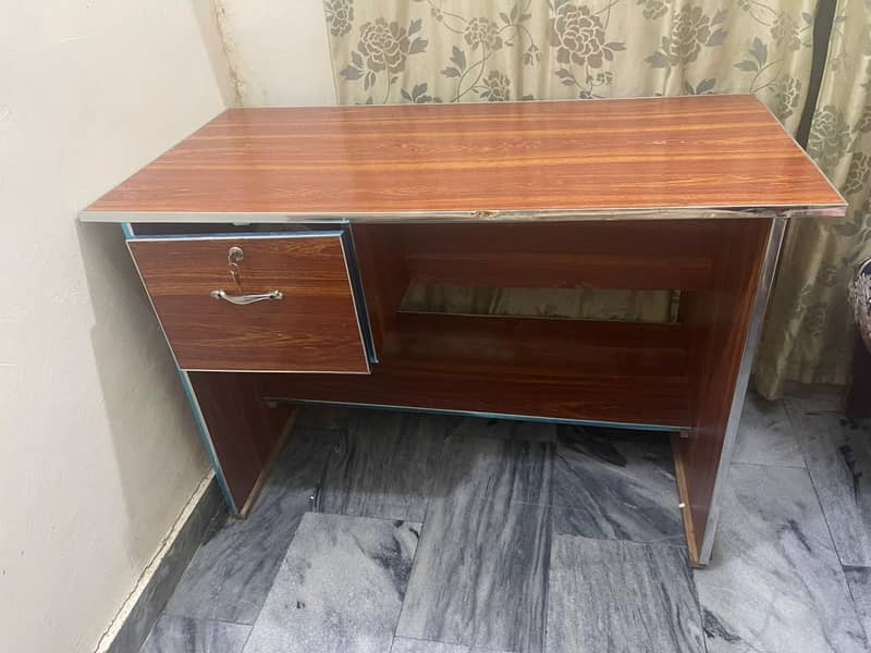 study table 0