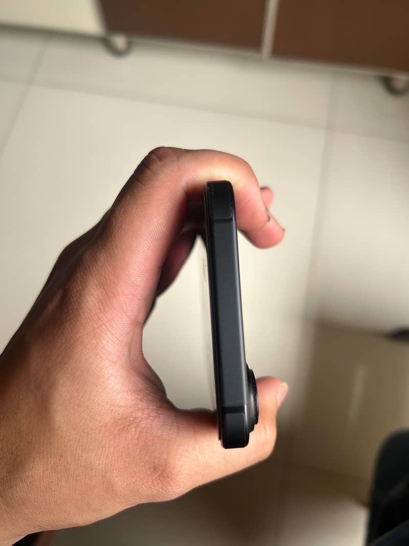 Apple iPhone 16 Plus 2