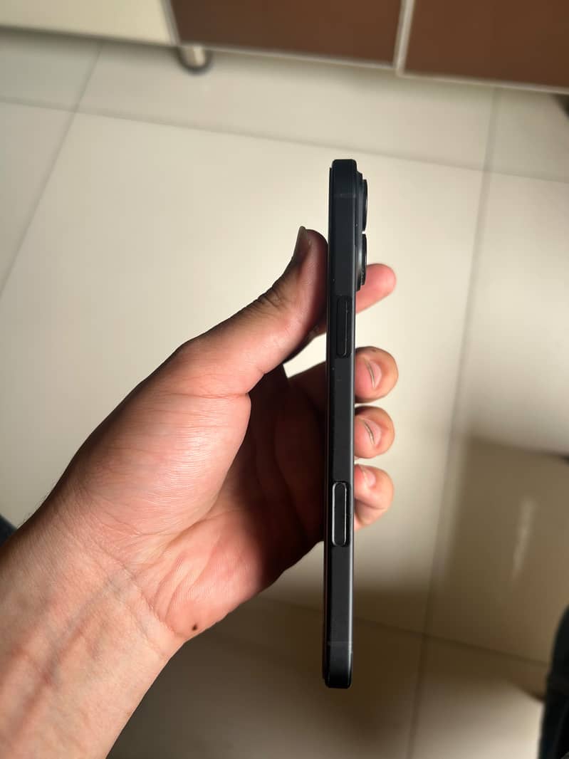 Apple iPhone 16 Plus 7
