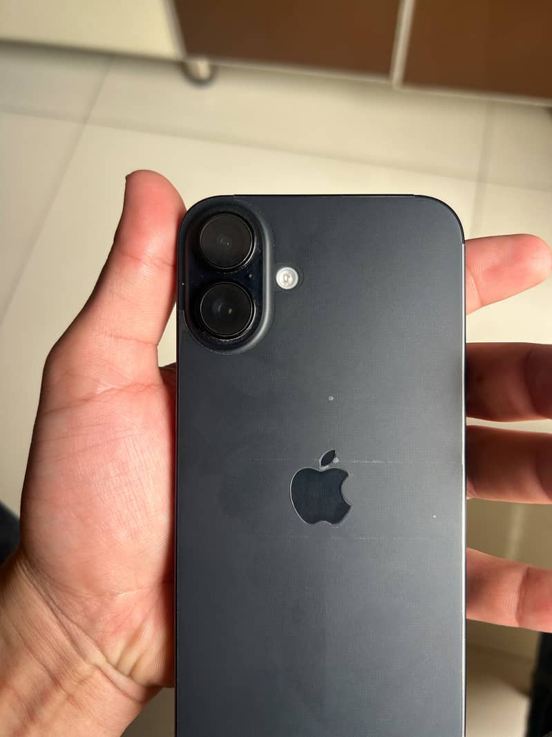Apple iPhone 16 Plus 8