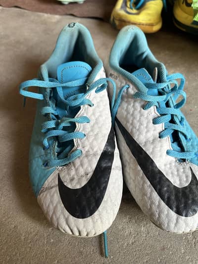 Football shoes 6 no