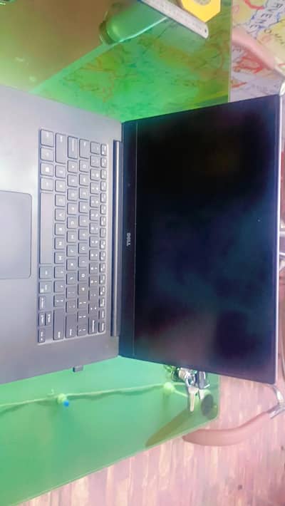 DELL Laptop condition 10/10 just like new