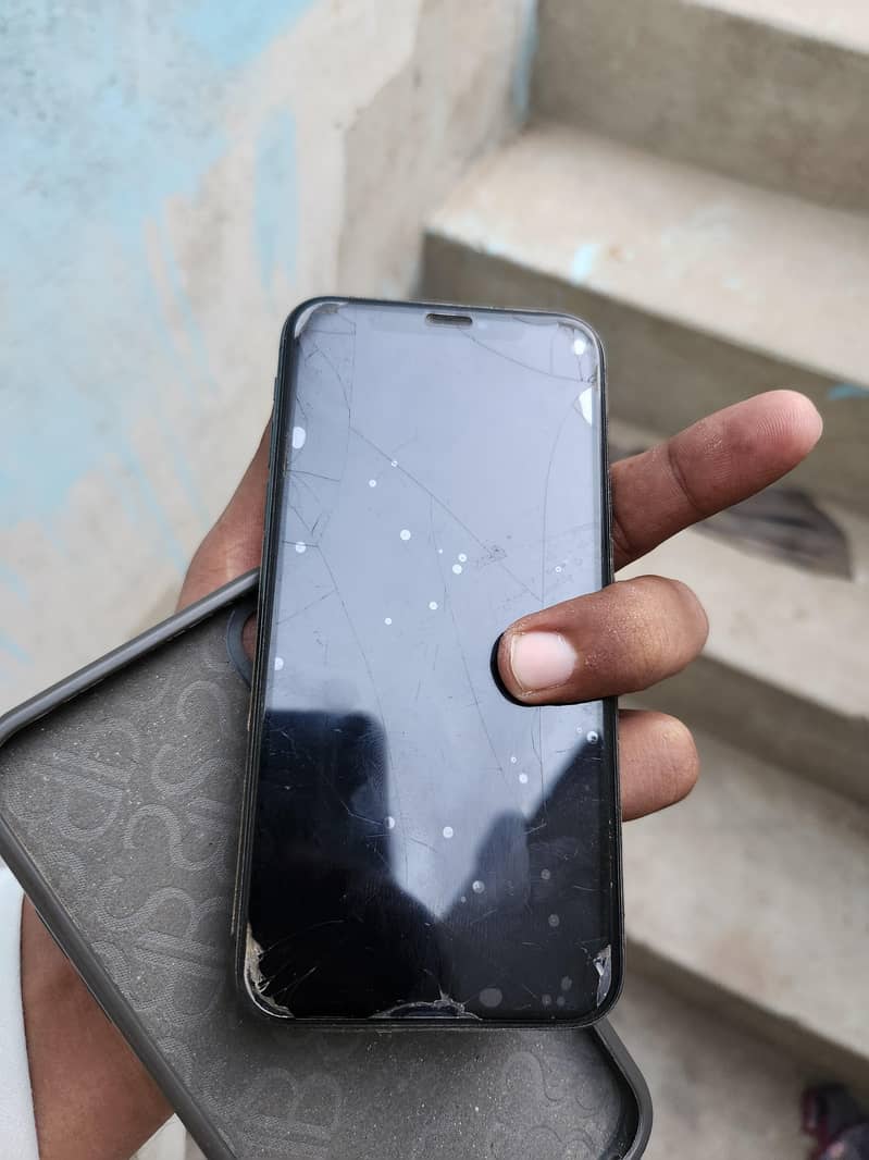 Apple iPhone X 3
