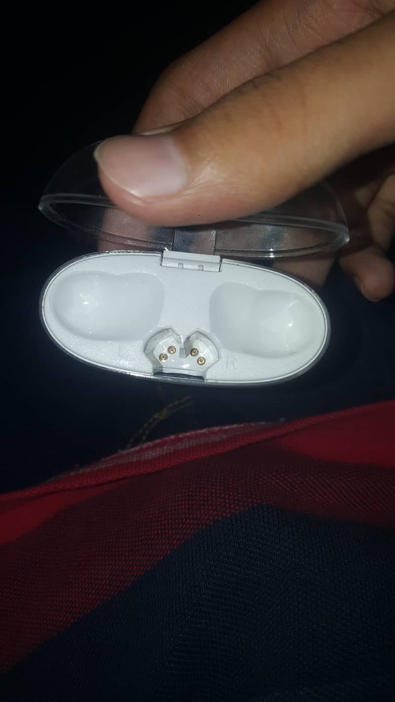 Airox e3 Wireless Earbuds 3