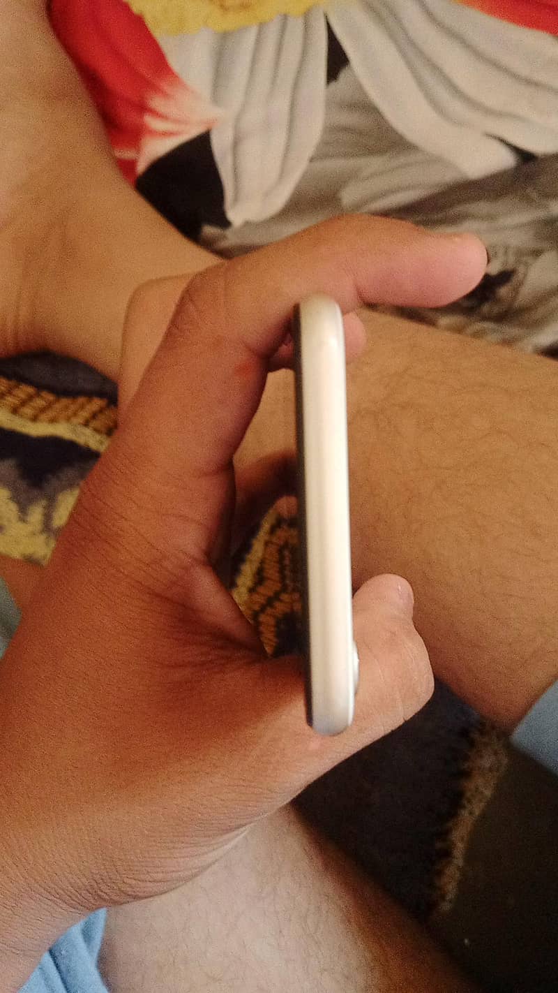 Apple iPhone 7 1