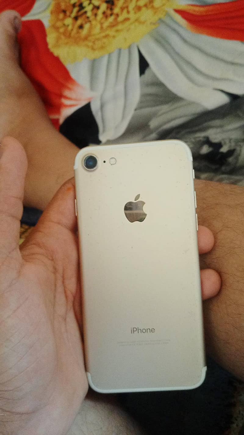 Apple iPhone 7 2