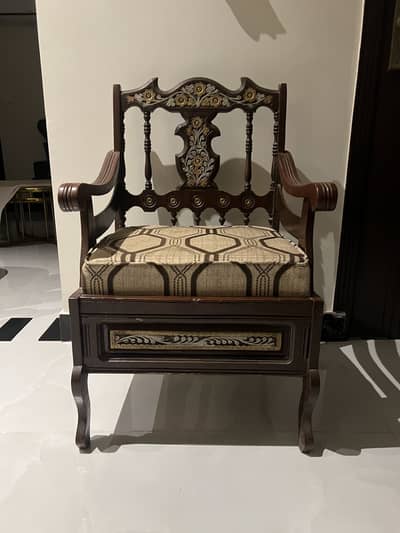 4 Seater
