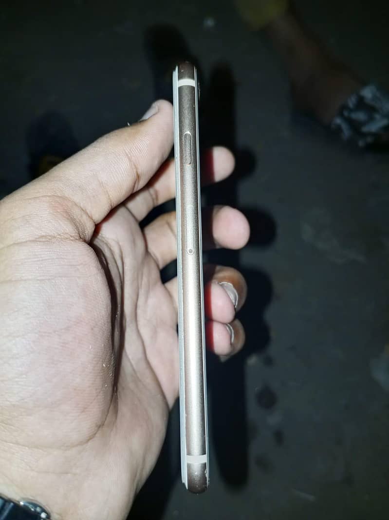 Apple iPhone 8 1