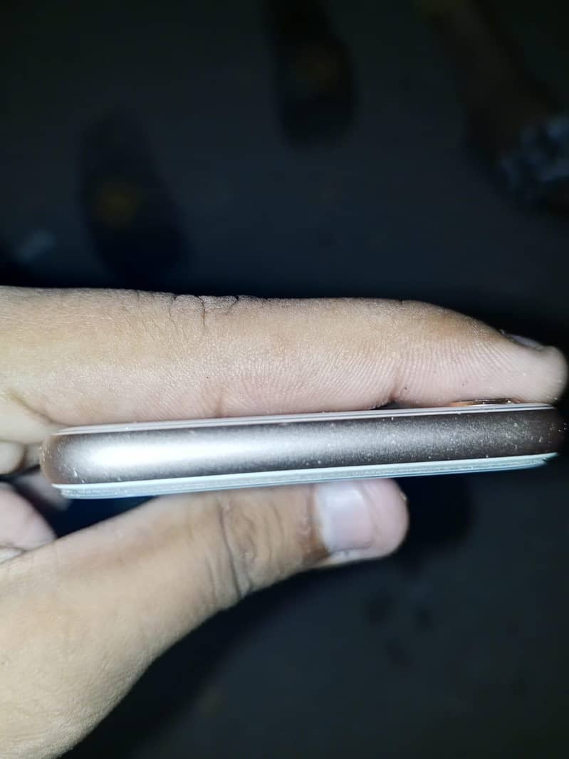 Apple iPhone 8 4