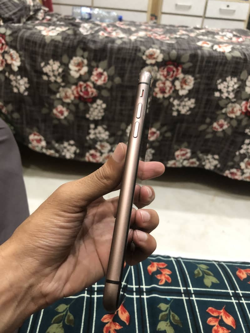 Apple iPhone 11 3