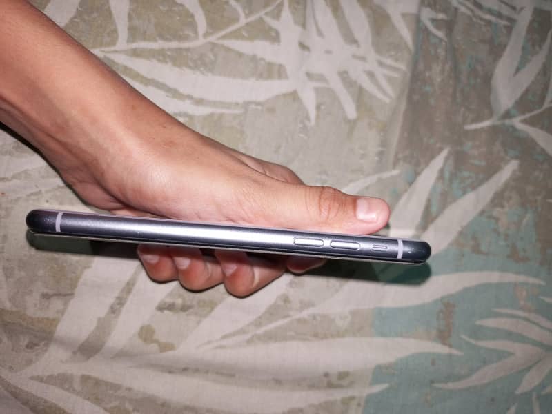 Apple iPhone 11 3