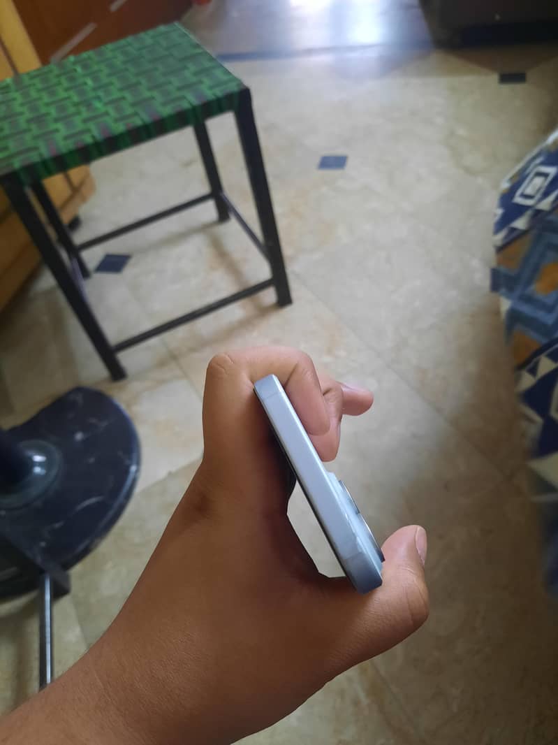 Apple iPhone 15 6