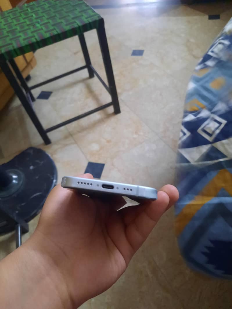 Apple iPhone 15 8