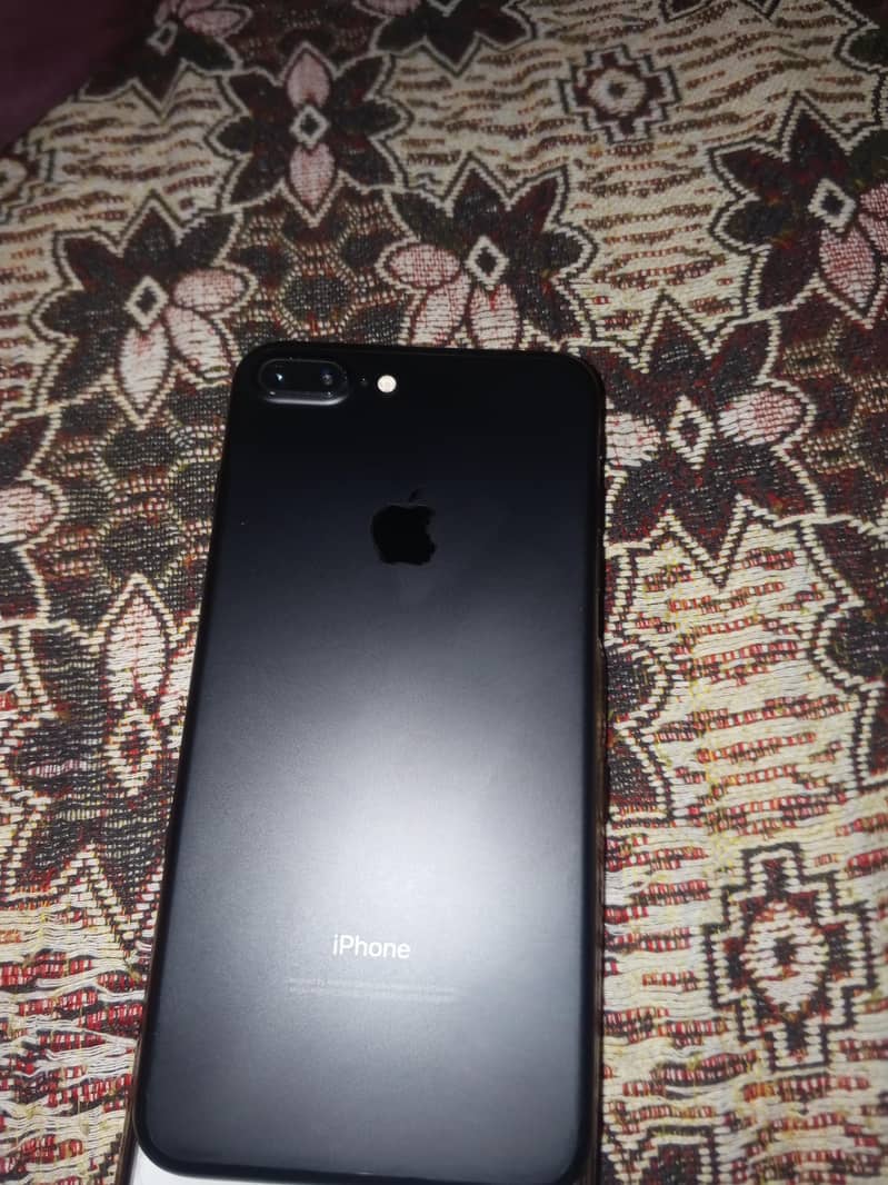 Apple iPhone 7 Plus 1